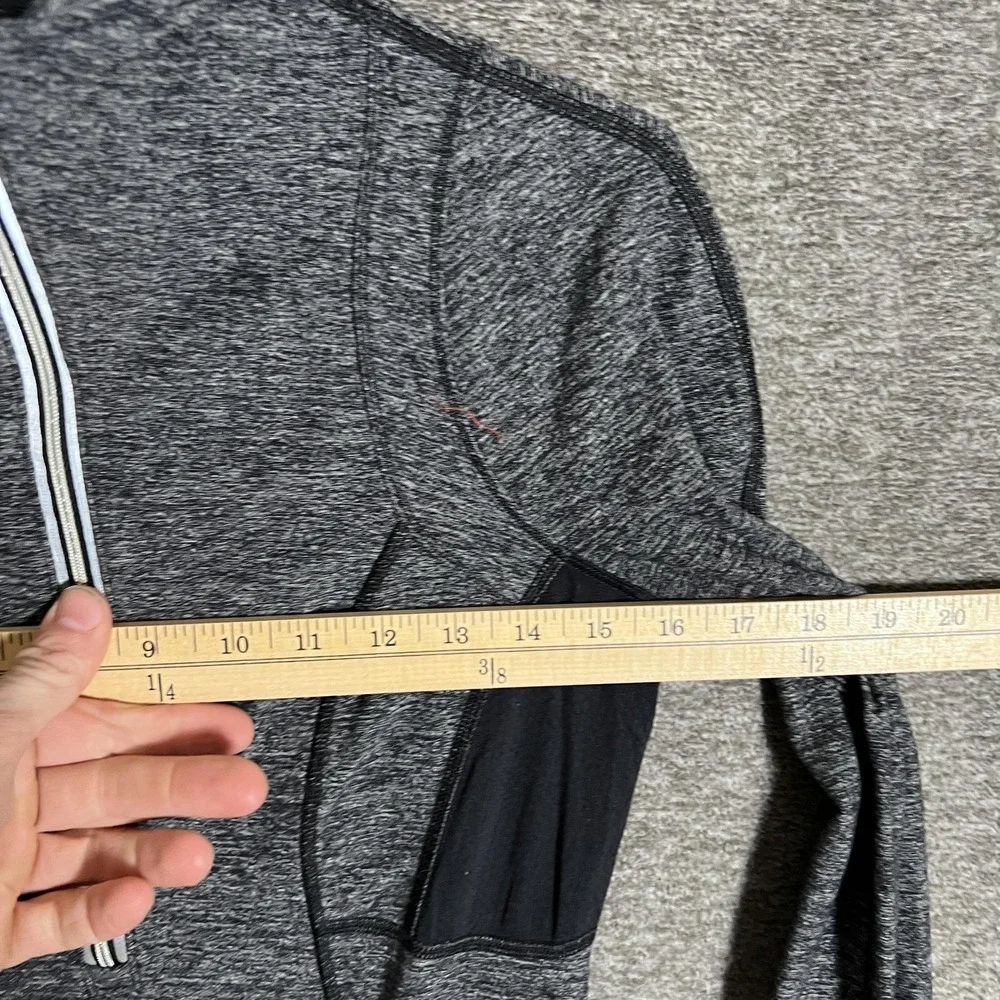 Lululemon Jacket Womens 6 Gray 1/2 Zip Reflective‎ Thumbholes Running Athletic